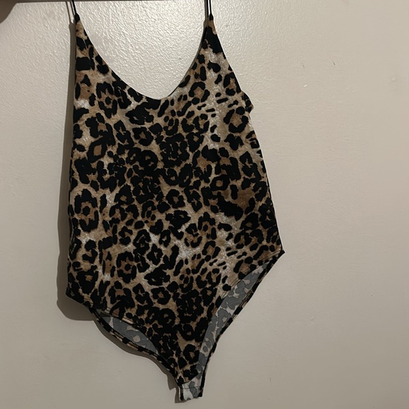 Animal print leotard. - Picture 1 of 3